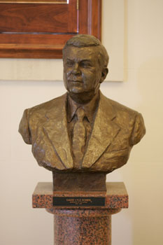 Governor David Lyle Boren, 1975-1979 by Leonard D. McMurry